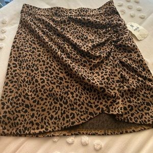 Cheetah Altar’d State miniskirt with tiny slit size medium